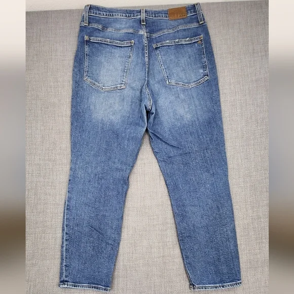 Madewell Distressed Style The Mom Jean Size 31 - Picture 4 of 11